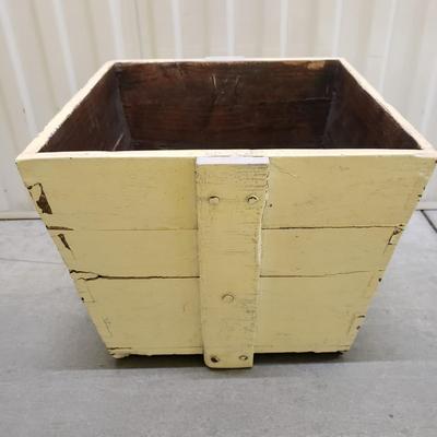 Rustic Hand Painted Wooden Planter Box (1020FR-KD)