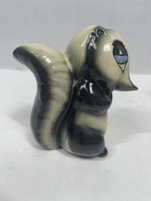 Rare Skunk Figurines De Lee California Pottery Walt Disney Flower friend of Bambi 1940’s Enesco Boxing Skunks