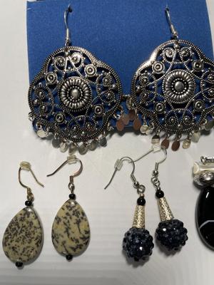 Pierced earrings collection