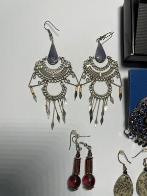 Pierced earrings collection