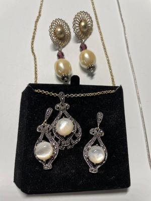 Silver tone jewelry
