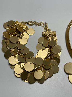 Gold-tone jewelry set