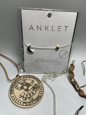 Assorted jewelry