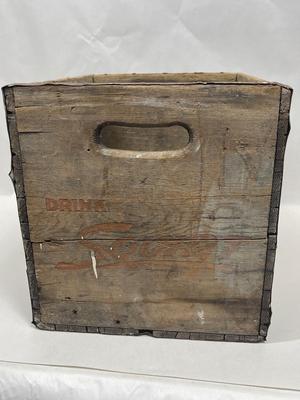 Vintage Rustic Wooden Crate Squirt Soda Pop Box Advertising Bottling Co.
