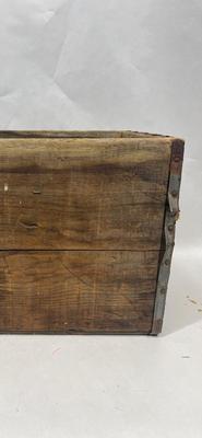 Vintage Rustic Wooden Crate Squirt Soda Pop Box Advertising Bottling Co.