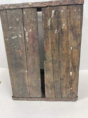 Vintage Rustic Wooden Crate Squirt Soda Pop Box Advertising Bottling Co.