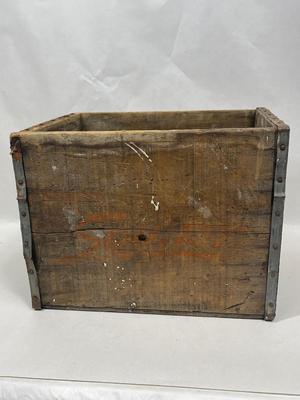 Vintage Rustic Wooden Crate Squirt Soda Pop Box Advertising Bottling Co.