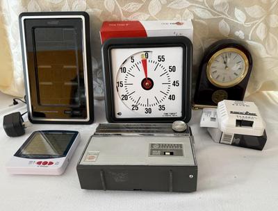 Home goods, Vintage GE Solid State hand held radio