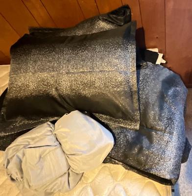 Queen comforter and sheets