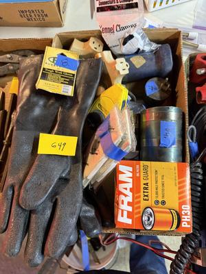 Garage #48, #49 Click on both pictures to see items