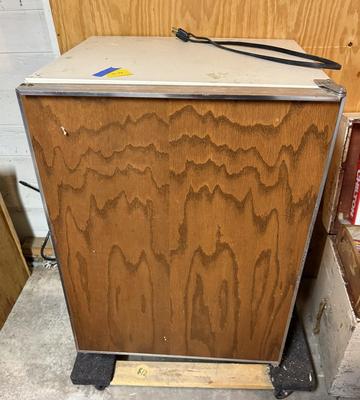 Garage #78 Fridge, #80 cords plus Delta Stand