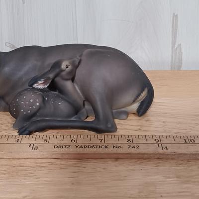 LOT 271: C. Martinu Spain Doe and Fawn Figurine