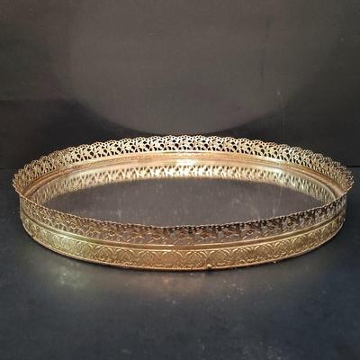 LOT 277: Vintage Estée Lauder Azurée Green Jars and Re-Nutriv Jars, Glass Eye Cup, Apothecary Jar, Vintage Hand Bag & More