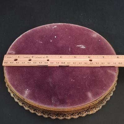 LOT 277: Vintage Estée Lauder Azurée Green Jars and Re-Nutriv Jars, Glass Eye Cup, Apothecary Jar, Vintage Hand Bag & More