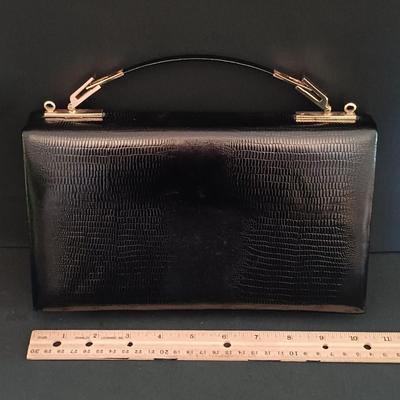 LOT 277: Vintage Estée Lauder Azurée Green Jars and Re-Nutriv Jars, Glass Eye Cup, Apothecary Jar, Vintage Hand Bag & More