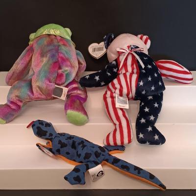 LOT 278: Collection of Vintage Beanie Babies