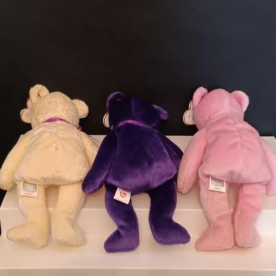 LOT 278: Collection of Vintage Beanie Babies