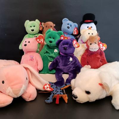 LOT 278: Collection of Vintage Beanie Babies