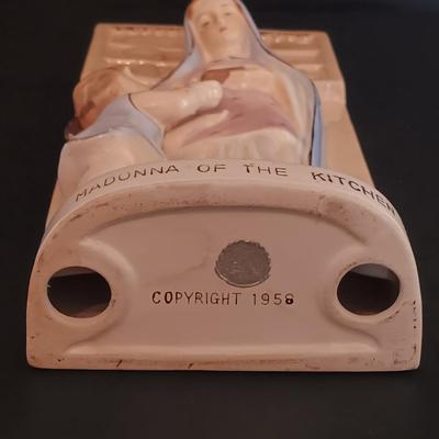 LOT 281: Vintage Madonna of the Kitchen Plaque, Atlantic Mold Co Praying Hands, Teleflora Crystal Cross & More