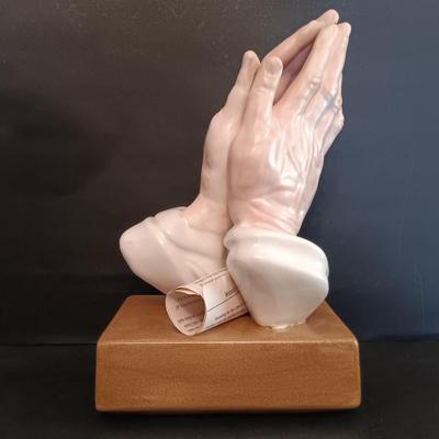 LOT 281: Vintage Madonna of the Kitchen Plaque, Atlantic Mold Co Praying Hands, Teleflora Crystal Cross & More