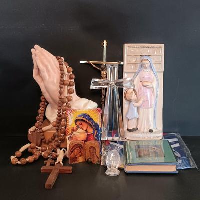 LOT 281: Vintage Madonna of the Kitchen Plaque, Atlantic Mold Co Praying Hands, Teleflora Crystal Cross & More