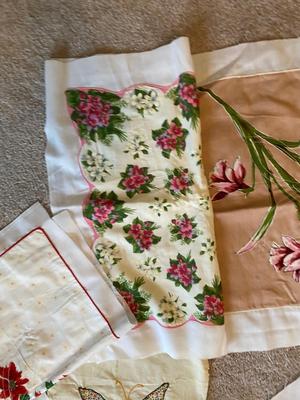 EMBROIDERED QUILT SQUARES