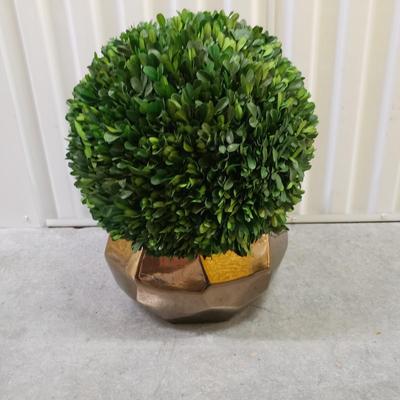 Faux Flowers, Potted Topiary and Dried Wreath (2058F-KD)