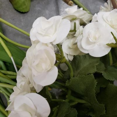 Faux Flowers, Potted Topiary and Dried Wreath (2058F-KD)