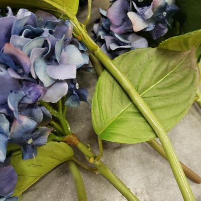 Faux Flowers, Potted Topiary and Dried Wreath (2058F-KD)