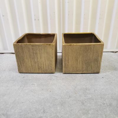 Faux Flowers, Potted Topiary and Dried Wreath (2058F-KD)