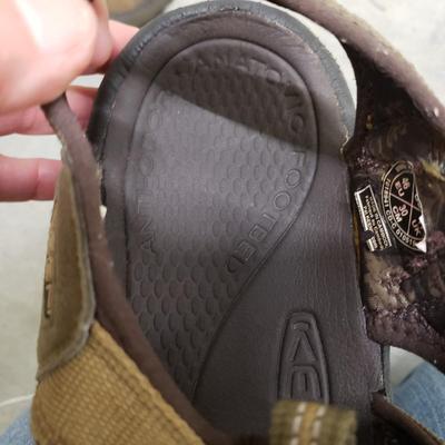 Men's Shoes-Keen, Burkenstock, & Oofos (1020CR-KD)