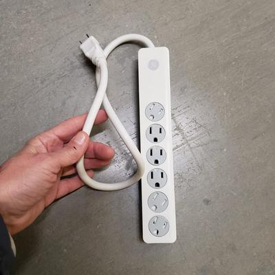 Vizio 32" TV W/Remote & Magnavox DVD Player W/Remote (1020FL-KD)