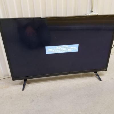 Vizio 32" TV W/Remote & Magnavox DVD Player W/Remote (1020FL-KD)