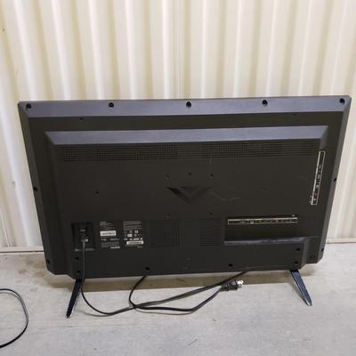 Vizio 32" TV W/Remote & Magnavox DVD Player W/Remote (1020FL-KD)