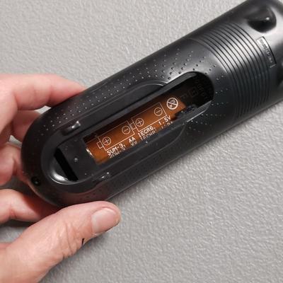 Vizio 32" TV W/Remote & Magnavox DVD Player W/Remote (1020FL-KD)