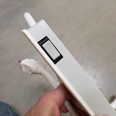 Vizio 32" TV W/Remote & Magnavox DVD Player W/Remote (1020FL-KD)