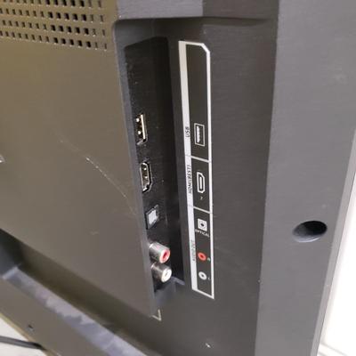 Vizio 32" TV W/Remote & Magnavox DVD Player W/Remote (1020FL-KD)