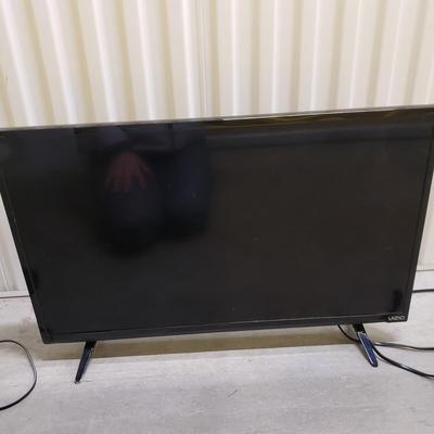 Vizio 32" TV W/Remote & Magnavox DVD Player W/Remote (1020FL-KD)