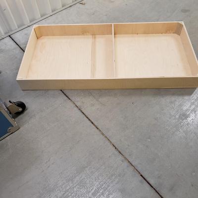 Traveling Trunk W/Two Caster Wheels (1020FL-KD)