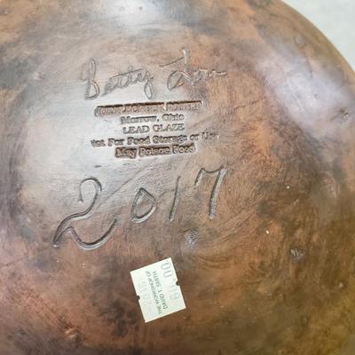 Betty Lou/Christopher Woods and Turtle Creek Pottery (2058F-KD)