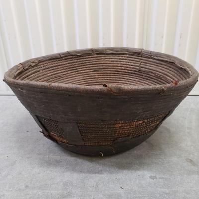 Antique Baskets, Ledger, Oiler and More (2058F-KD)