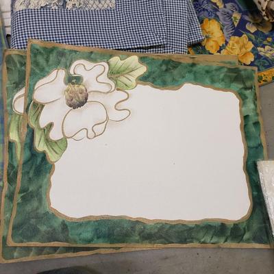 Linen/Cotton Tablecloths, Napkins. and Runner (2058F-KD)