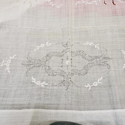 Linen/Cotton Tablecloths, Napkins. and Runner (2058F-KD)