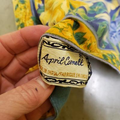 Linen/Cotton Tablecloths, Napkins. and Runner (2058F-KD)