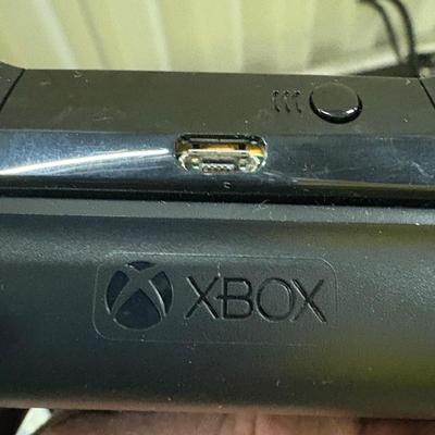 X-box, Wii, Play Station Units w/Accessories (1020 FL-ES)