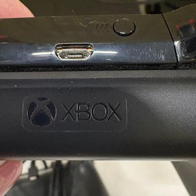 X-box, Wii, Play Station Units w/Accessories (1020 FL-ES)