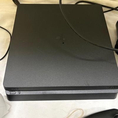 X-box, Wii, Play Station Units w/Accessories (1020 FL-ES)