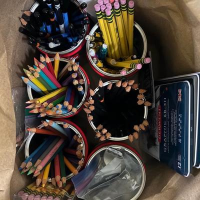 Huge Mixed Fine Art & Craft Supplies (2058F-ES)