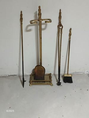 Fireplace tool set with storage caddy