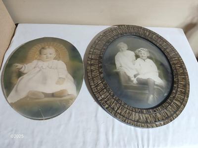 Antique Convex round photo frame with portraits - 1909
